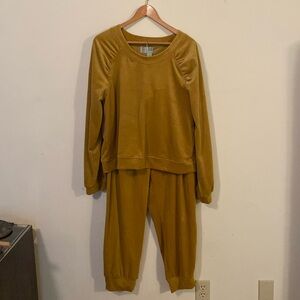 Anthropologie Women Soft Kamira Ruched Sweatshirt and Sweatpants Set Size L Gold